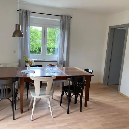 Erdgeschoss Mit 3 Schlafzimmer In Ruhiger Gegend